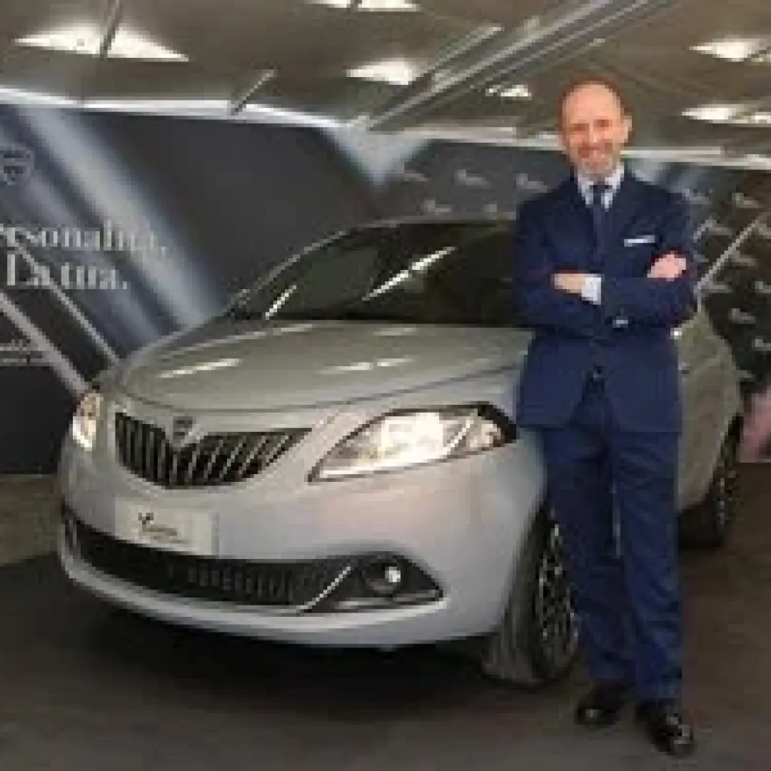 Immagine News Italianità, eleganza, femminilità, attenzione all’ambiente: i valori di Lancia Ypsilon Alberta Ferretti