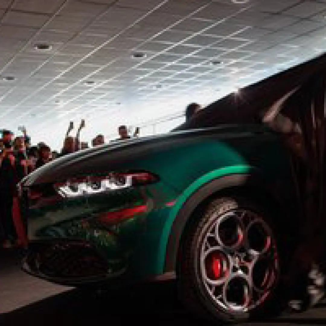 Immagine News Emozione, Elettrificazione, Digitalizzazione: più di 600 persone alla Preview di Alfa Romeo Tonale da Autoingros a Torino