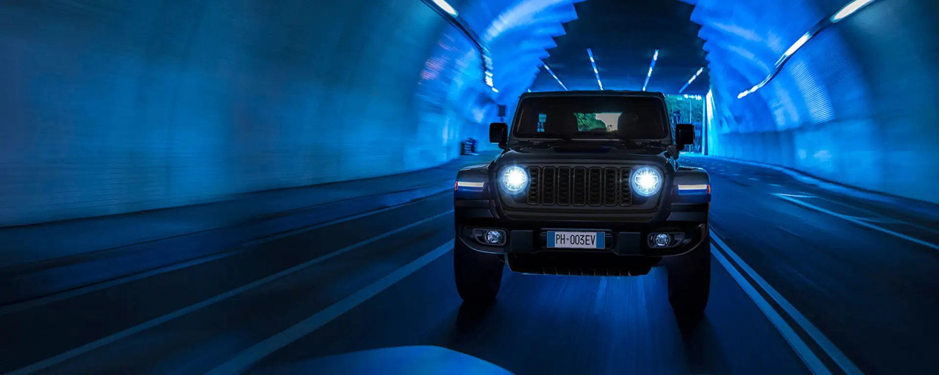 NUOVA JEEP® WRANGLER 4xe PLUG-IN HYBRID Tua da €79.800 oppure con Finanziamento da €0 al mese per i primi 24 mesi e anticipo €39.900