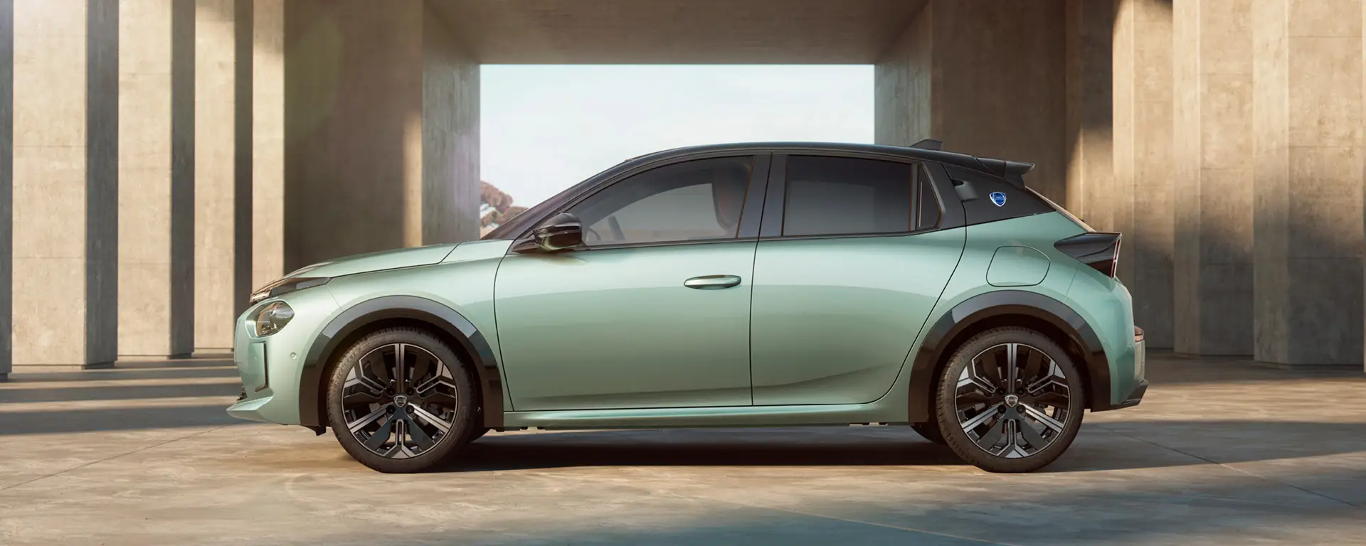 Nuova Lancia Ypsilon Elettrica, tua a 29.399€ oppure a partire da 195€ al mese.