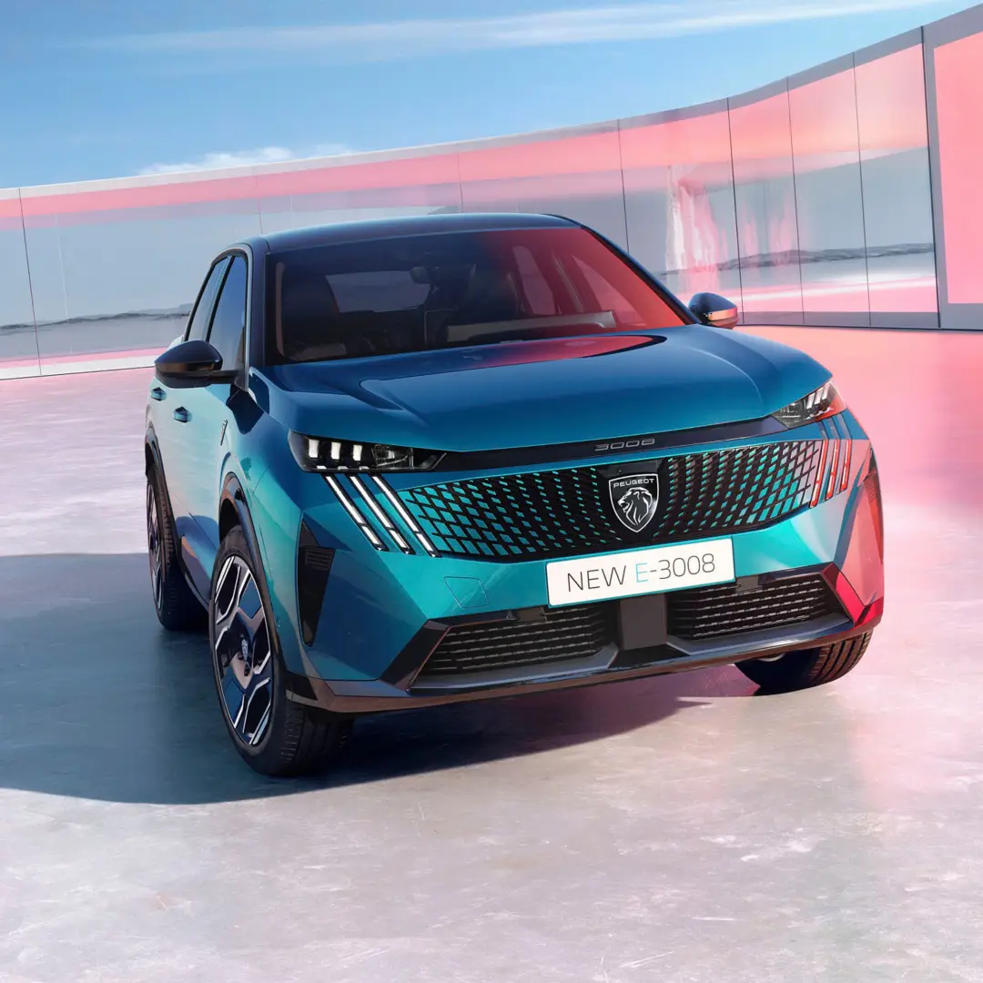 PEUGEOT e-3008 - Da 249 € Al mese
